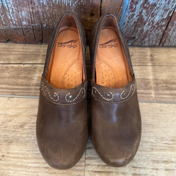 Dansko Rikki Women’s Brown Leather Heeled Clog Size 38 - Picture 3 of 11